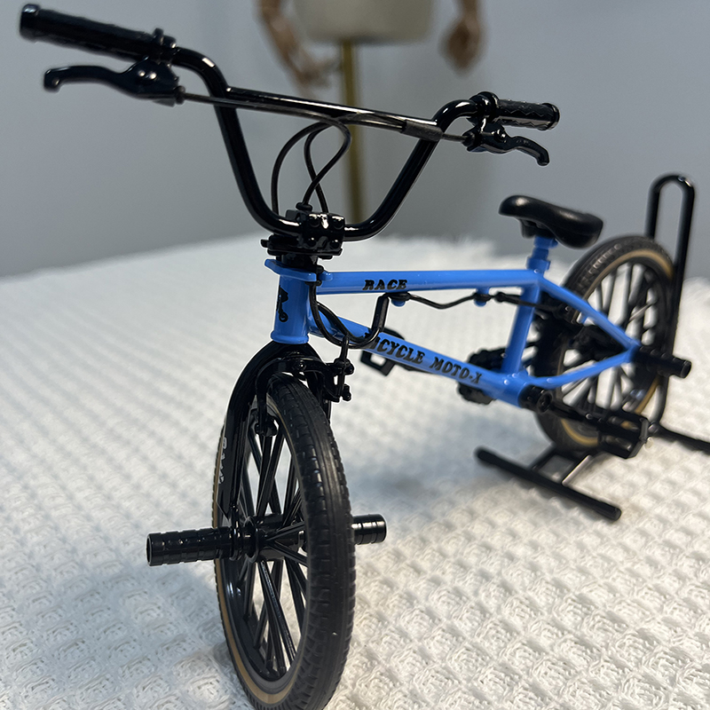 Mountain Biking Gifts - 1:8 mini modelo de bicicleta de