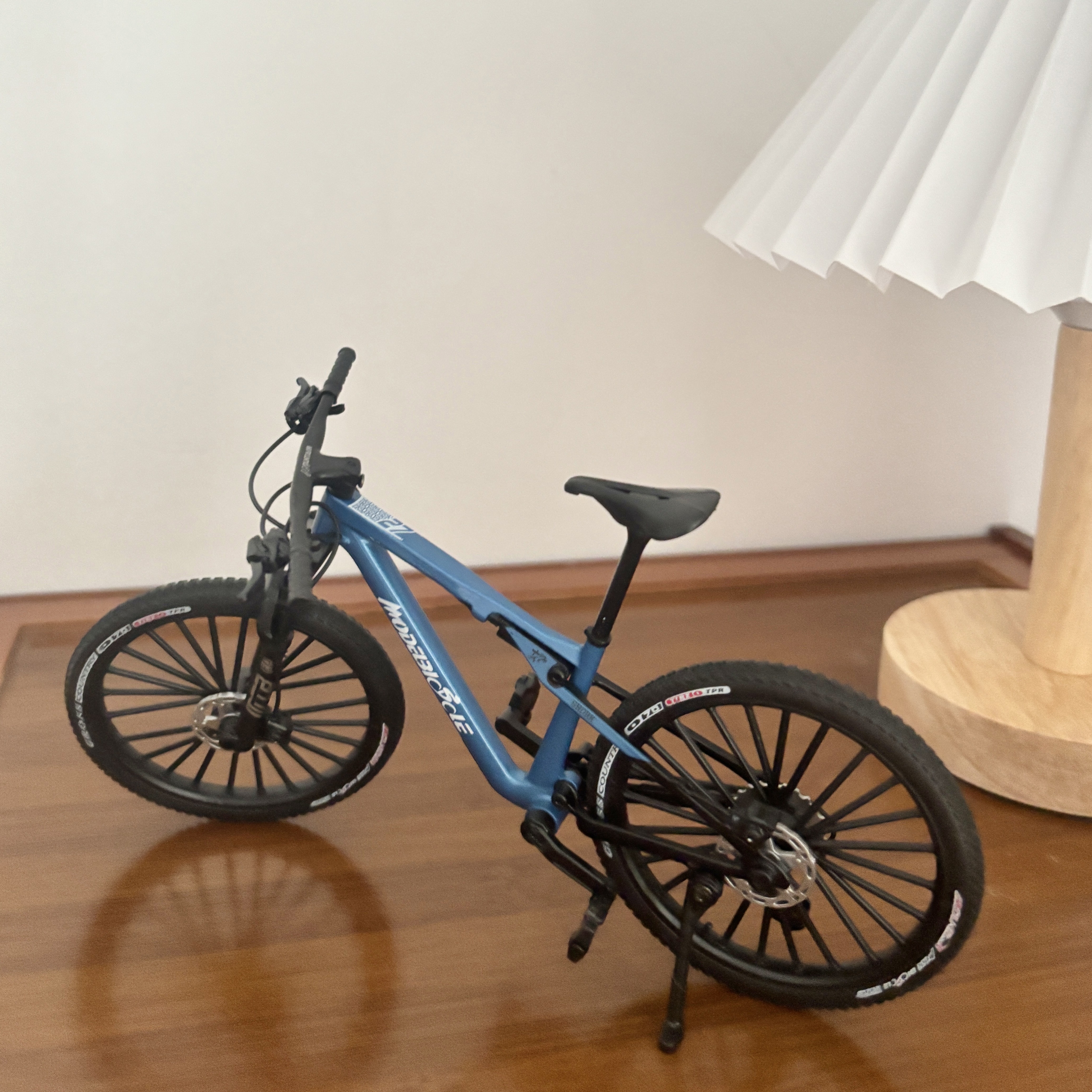 Miniatura de Bicicleta de Mont - Mountain Biking Gifts avaliação e preço